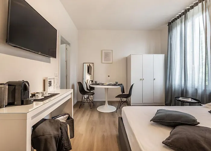 Πανσιόν Emilia Essence 3*